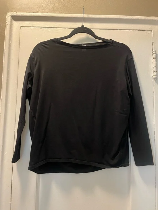 Lululemon Back in Action Longsleeve T - Picture 3 of 5